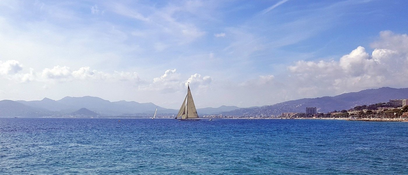 Boat on the sea near Cannes - Wine Paths